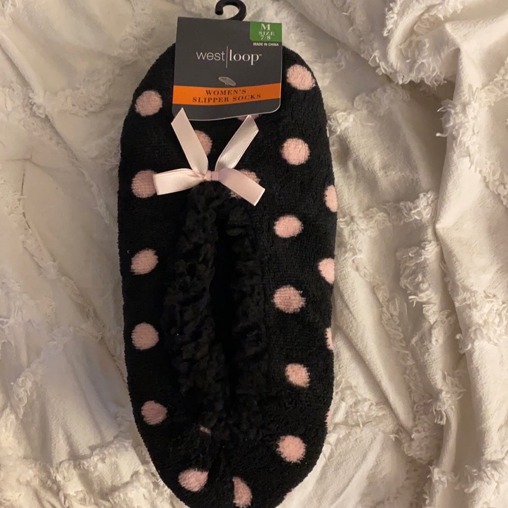 Women’s Size 7/8 Slippers